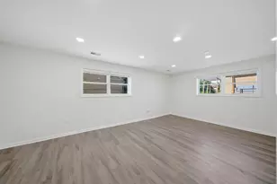 7506 Kilbourn Ave, Skokie, IL 60076 - Photo 23