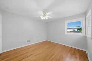 7506 Kilbourn Ave, Skokie, IL 60076 - Photo 19
