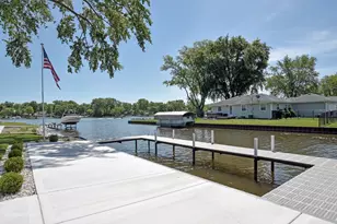 2901 Gregg Dr, McHenry, IL 60050 - Photo 3