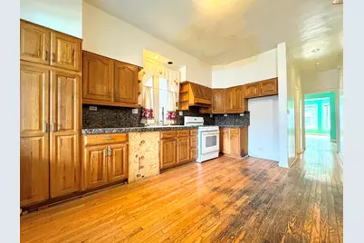 3914 W Gladys Avenue, Chicago, IL 60624 - Photo 11