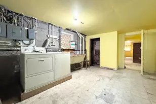 3914 W Gladys Ave, Chicago, IL 60624 - Photo 31