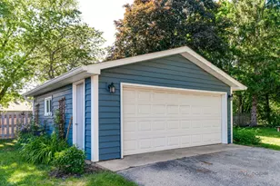 489 1st St, Antioch, IL 60002 - Photo 33