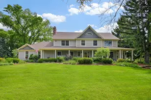 41W555 Wayne Dr, Saint Charles, IL 60175 - Photo 1