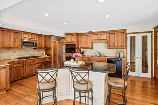 6N056 Surrey Rd, Wayne, IL 60184 - Photo 9