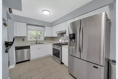 1010 Heathrow Court, Wheaton, IL 60189 - Photo 13