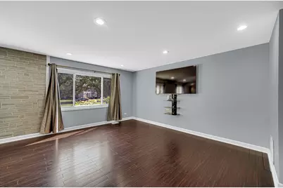 1010 Heathrow Court, Wheaton, IL 60189 - Photo 5