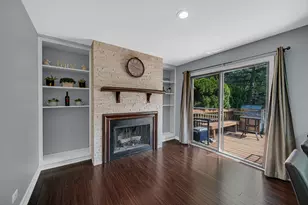 1010 Heathrow Ct, Wheaton, IL 60189 - Photo 9