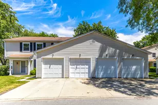 2177 N Dogwood Ln, Palatine, IL 60074 - Photo 3