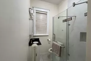 1359 E 57th St, Chicago, IL 60637 - Photo 23