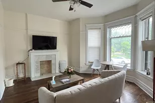 1359 E 57th St, Chicago, IL 60637 - Photo 3