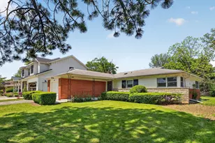 1400 London Ln, Glenview, IL 60025 - Photo 3