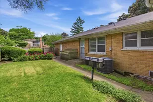 3620 Crain St, Skokie, IL 60076 - Photo 25