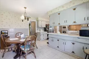 3620 Crain St, Skokie, IL 60076 - Photo 11