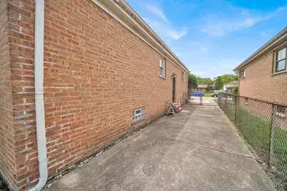 16027 Ashland Avenue, Harvey, IL 60426 - Photo 5