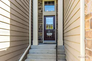 234 Belmont Dr, Lincolnshire, IL 60069 - Photo 3