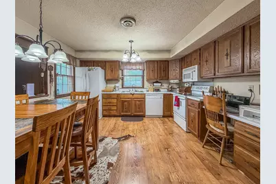 9758 E 1980 North Road, Oakwood, IL 61858 - Photo 13