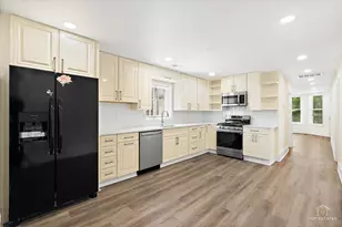 2939 N Hamlin Ave, Chicago, IL 60618 - Photo 15