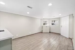 2939 N Hamlin Ave, Chicago, IL 60618 - Photo 25