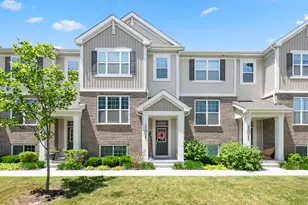 30W047 Brayman Ct, Warrenville, IL 60563 - Photo 1