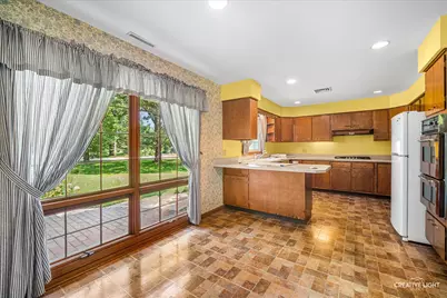 6N373 Oakwood Drive, Saint Charles, IL 60175 - Photo 5