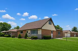 6853 Saratoga Dr, Bridgeview, IL 60455 - Photo 1