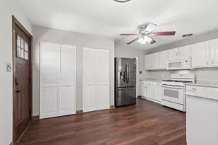 6853 Saratoga Dr, Bridgeview, IL 60455 - Photo 7