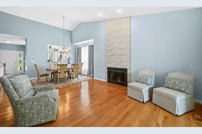 720 Viewpointe Drive, Saint Charles, IL 60174 - Photo 9