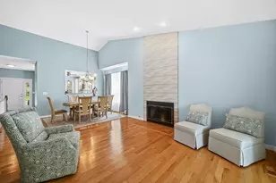 720 Viewpointe Dr, Saint Charles, IL 60174 - Photo 9