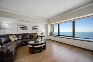 175 E Delaware Pl, Chicago, IL 60611 - Photo 3
