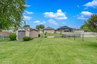 9020 Nashville Avenue, Oak Lawn, IL 60453 - Photo 5