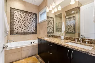 1131 W Addison St, Chicago, IL 60613 - Photo 19