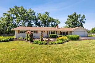 1001 63rd Pl, La Grange Highlands, IL 60525 - Photo 1