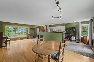 1331 N Indigo Dr, Mount Prospect, IL 60056 - Photo 7