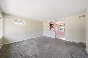 498 Gilbert Dr, Wood Dale, IL 60191 - Photo 3