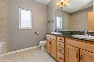 3238 N Kilbourn Ave, Chicago, IL 60641 - Photo 11