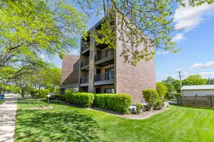 5019 Mulford St, Skokie, IL 60077 - Photo 1