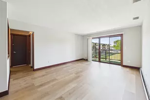 2222 S Goebbert Rd, Arlington Heights, IL 60005 - Photo 3