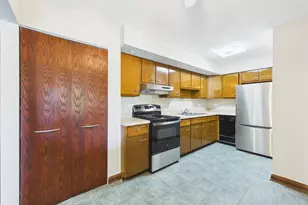2222 S Goebbert Rd, Arlington Heights, IL 60005 - Photo 11