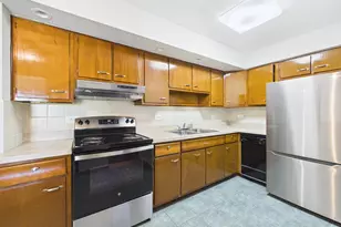 2222 S Goebbert Rd, Arlington Heights, IL 60005 - Photo 13
