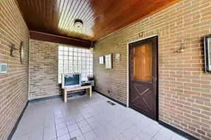 3360 W Arthur Ave, Lincolnwood, IL 60712 - Photo 11