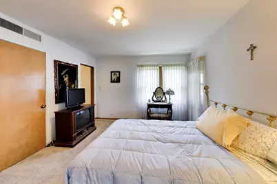 3360 W Arthur Avenue, Lincolnwood, IL 60712 - Photo 13