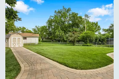 1755 Monticello Road, Hoffman Estates, IL 60169 - Photo 25