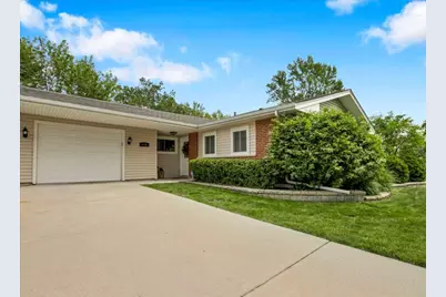 1755 Monticello Road, Hoffman Estates, IL 60169 - Photo 27