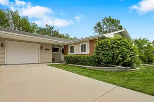1755 Monticello Rd, Hoffman Estates, IL 60169 - Photo 27