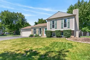 1000 Timberwood Ln, Algonquin, IL 60102 - Photo 3