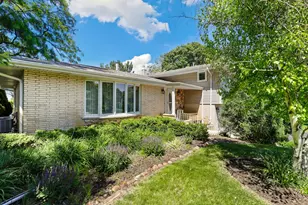 1240 117th St, Lemont, IL 60439 - Photo 3