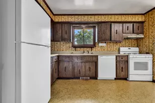 409 Marion St, Roselle, IL 60172 - Photo 9