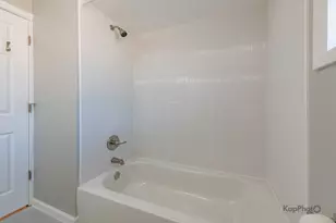 8500 W Carmen Ave, Chicago, IL 60656 - Photo 19