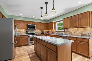 2433 Smalley Ct, West Dundee, IL 60118 - Photo 3