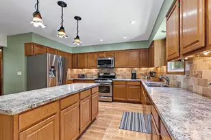 2433 Smalley Ct, West Dundee, IL 60118 - Photo 5